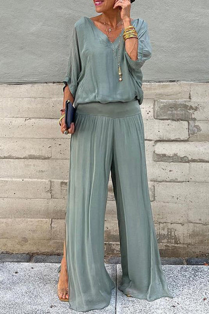 Elegante conjunto de dos piezas con cuello en V, media manga y patchwork liso