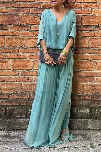 Conjunto informal de dos piezas con escote en V, media manga y espalda descubierta, color liso