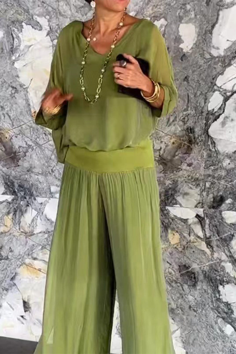 Conjunto informal de dos piezas con escote en V, media manga y espalda descubierta, color liso