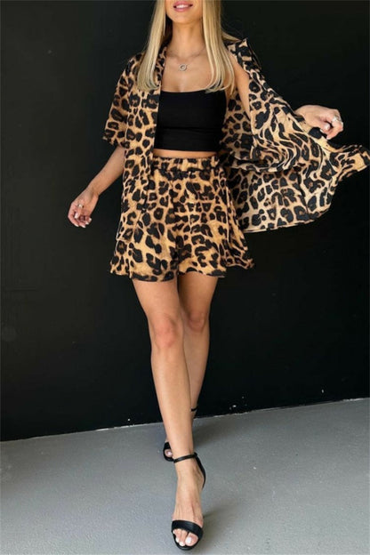 Conjunto de dos piezas básico informal con estampado de leopardo y cuello vuelto, media manga