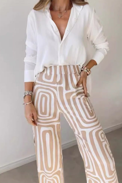 Elegante conjunto de dos piezas de manga larga con cuello vuelto y estampado de rayas