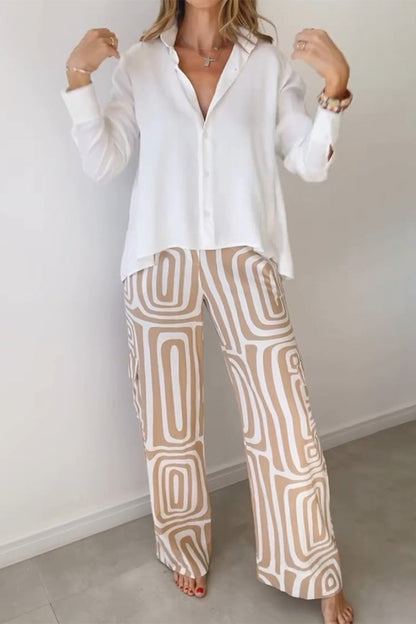 Elegante conjunto de dos piezas de manga larga con cuello vuelto y estampado de rayas