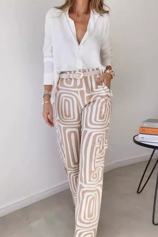 Elegante conjunto de dos piezas de manga larga con cuello vuelto y estampado de rayas