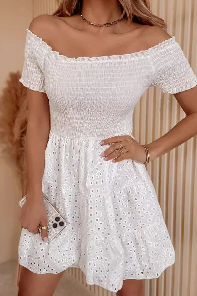 Elegantes vestidos de corte A con hombros descubiertos y aberturas lisas