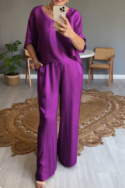 Conjunto de dos piezas informal sencillo con cuello en V, manga corta y bolsillos sólidos