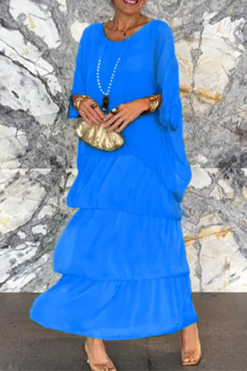 Elegantes vestidos irregulares con cuello redondo y volantes en contraste liso