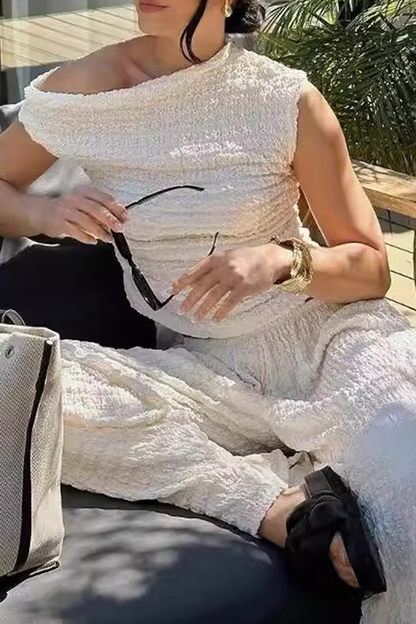 Conjunto de dos piezas sexy de manga corta con hombros descubiertos y pliegues sólidos