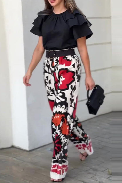Conjunto informal de dos piezas con estampado floral, bolsillo, volantes y cuello redondo, sin cinturón