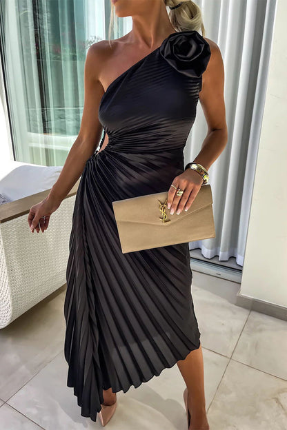 Vestidos plisados sexis con cuello oblicuo irregular y fruncido con apliques de color sólido