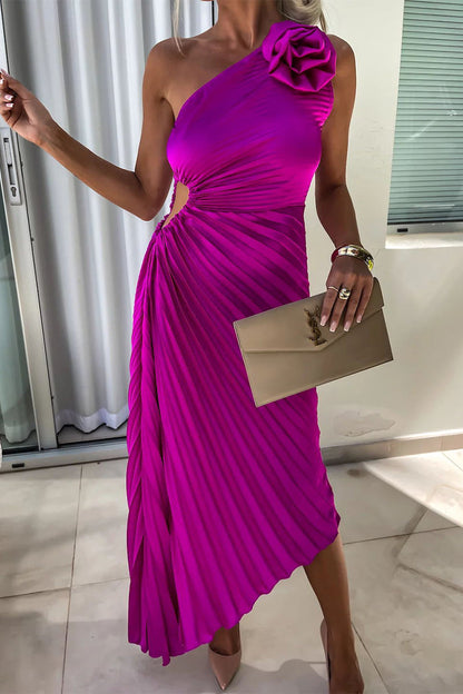 Vestidos plisados sexis con cuello oblicuo irregular y fruncido con apliques de color sólido