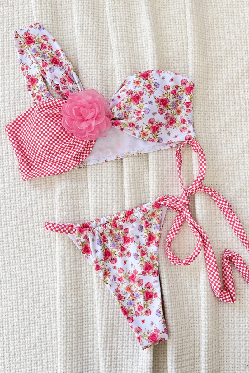 Traje de baño sexy con estampado floral, patchwork, espalda descubierta, cinturón y relleno.