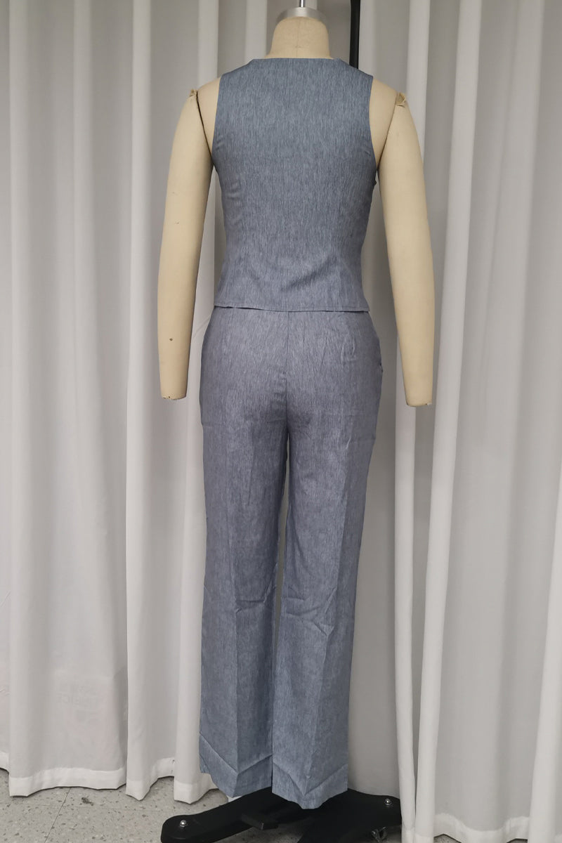 Conjunto informal de dos piezas con cuello en V, sin mangas, botones y color sólido