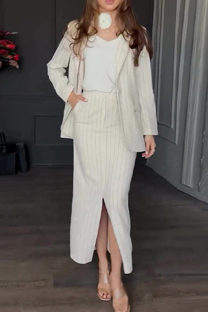 Elegante conjunto de dos piezas con estampado de rayas, botones, abertura, cuello vuelto, manga larga