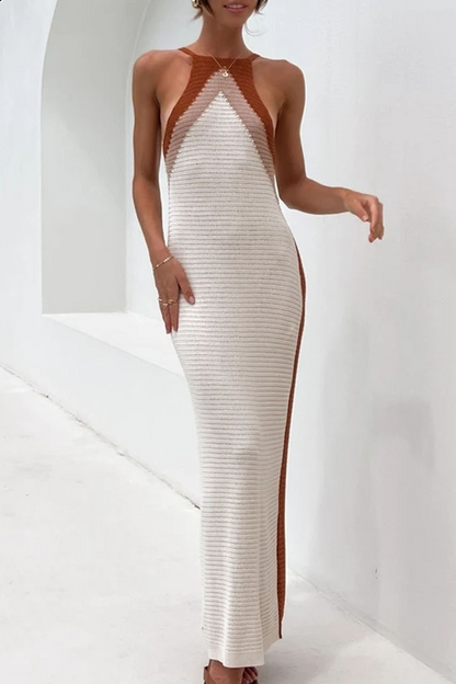Traje de baño sexy de punto con abertura y rayas en contraste para vacaciones