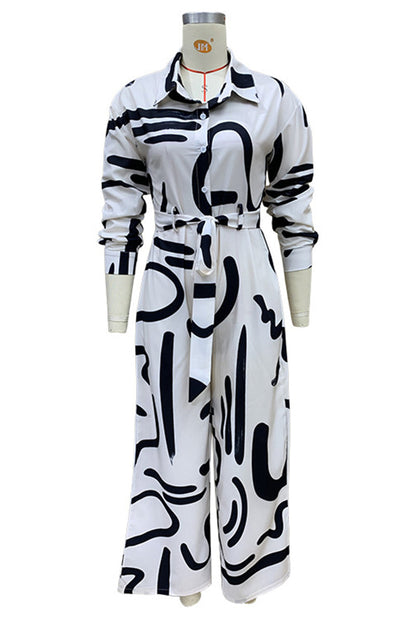 Mono holgado informal con cuello vuelto, cordones y estampado geométrico urbano