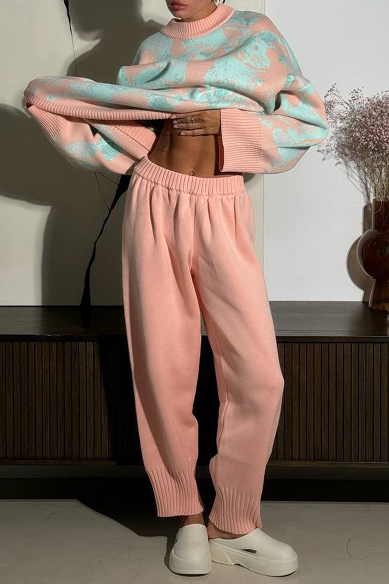 Conjunto de dos piezas con estampado geométrico informal, cuello redondo, manga larga y contraste