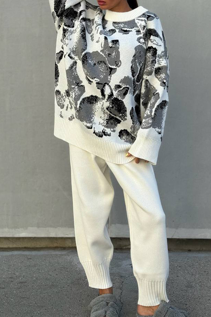 Conjunto de dos piezas con estampado geométrico informal, cuello redondo, manga larga y contraste
