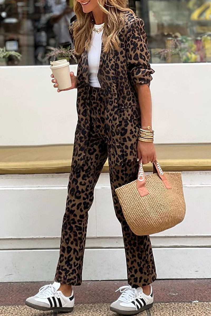 Conjunto informal de dos piezas con cuello vuelto, manga larga y bolsillo de leopardo para calle