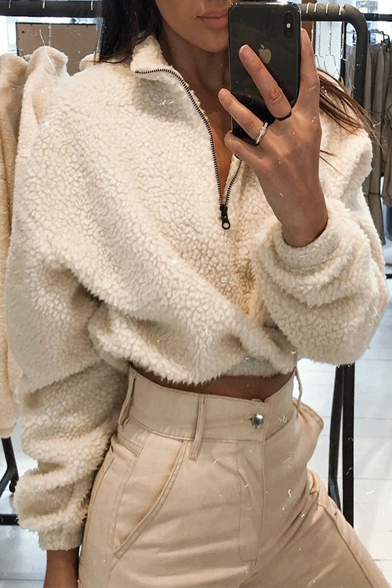 Sudadera informal con cuello vuelto y cremallera esponjosa