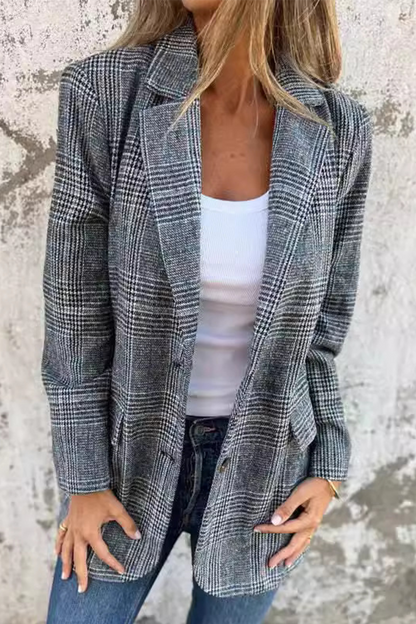 Prendas de abrigo informales con cuello vuelto en contraste y botones a cuadros