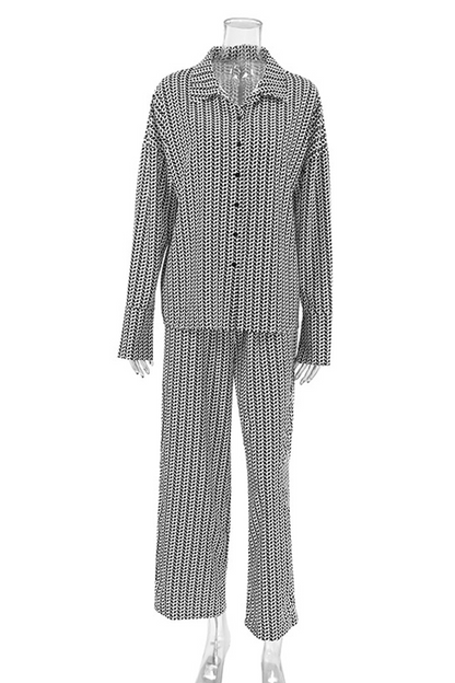 Conjunto de dos piezas con cuello vuelto, manga larga, estampado geométrico informal, patchwork, abertura y contraste