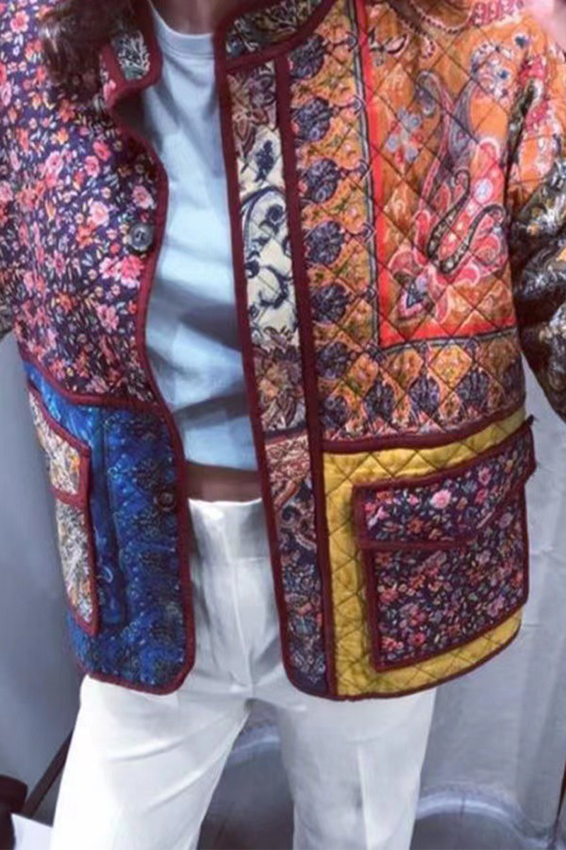 Prendas de abrigo informales con cuello mandarín, patchwork, bolsillos y flores