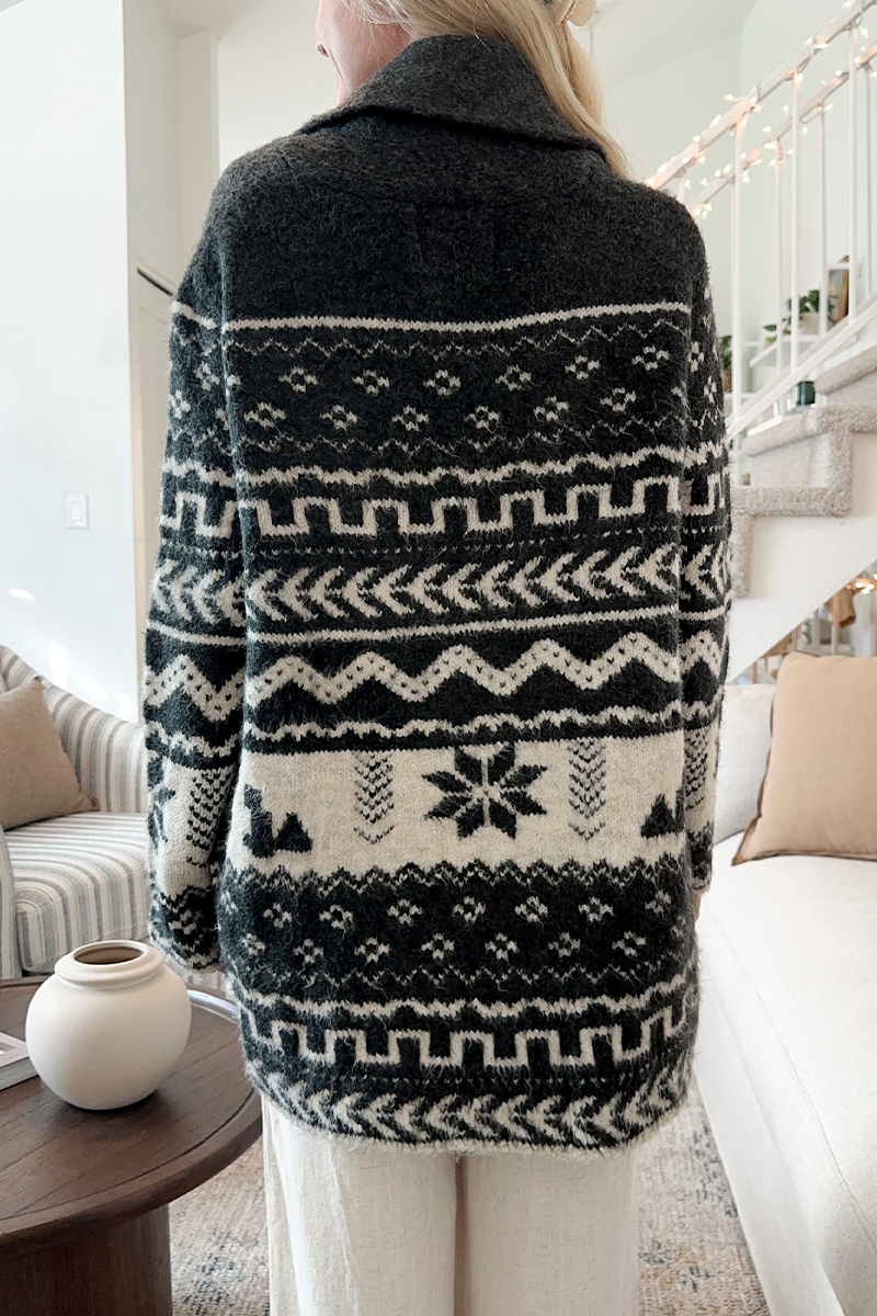 Prendas de abrigo informales con cuello vuelto, cordones y bolsillo con copos de nieve