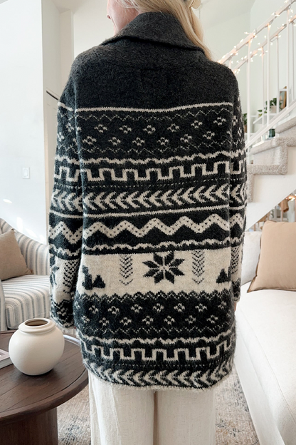 Prendas de abrigo informales con cuello vuelto, cordones y bolsillo con copos de nieve