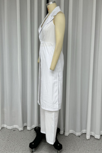 Conjunto informal de dos piezas con botones, abertura y cuello vuelto, sin mangas