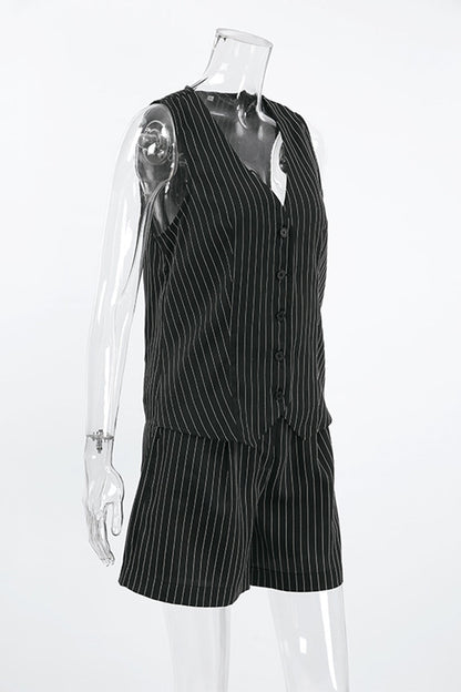 Conjunto informal de dos piezas con rayas, bolsillos, botones, escote en V y sin mangas