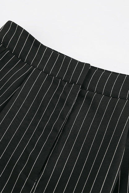 Conjunto informal de dos piezas con rayas, bolsillos, botones, escote en V y sin mangas