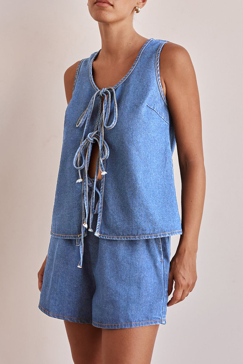 Conjunto informal de dos piezas con cordones y cuello redondo sin mangas