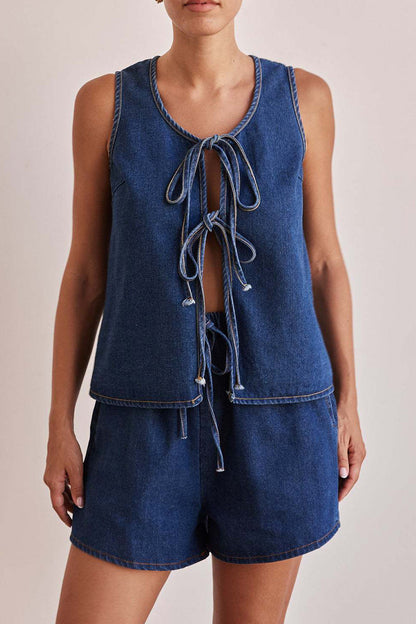 Conjunto informal de dos piezas con cordones y cuello redondo sin mangas