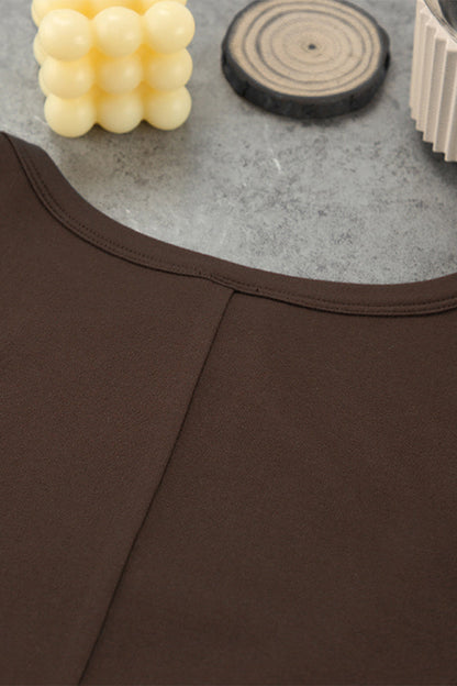 Conjunto informal de dos piezas con cuello en U y sin mangas de patchwork