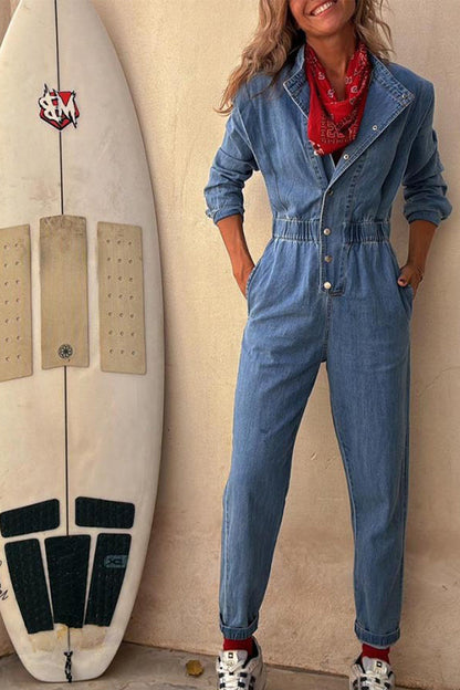 Mono vaquero informal de color liso con bolsillo desgastado y hebilla, cuello redondo, manga larga y corte regular