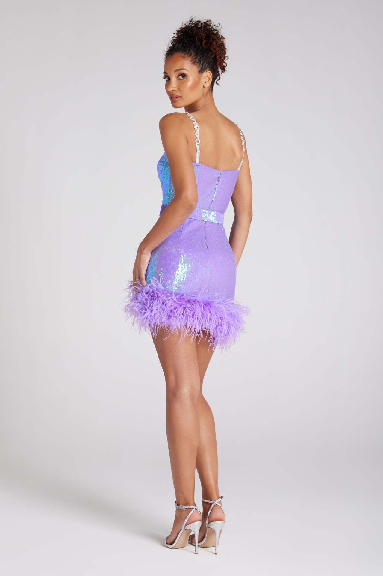 Vestido mini ajustado con lentejuelas brillantes y único