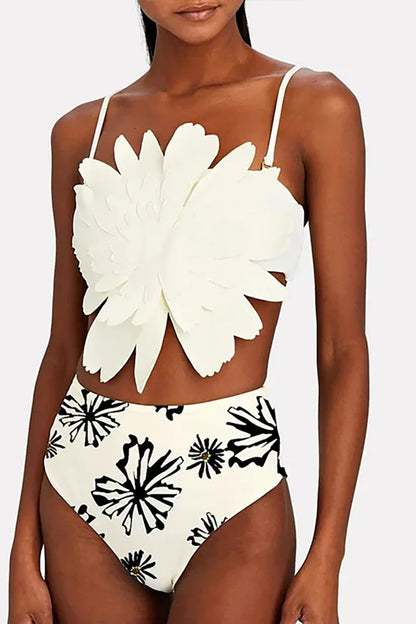 Conjunto de bikini blanco con estampado floral