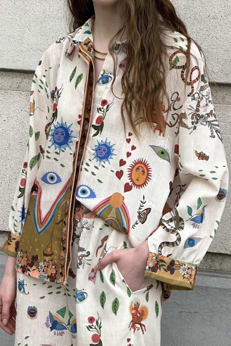 Conjunto destacado de pantalones holgados de gran tamaño con estampado étnico