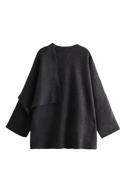 Chaqueta con bufanda asimétrica