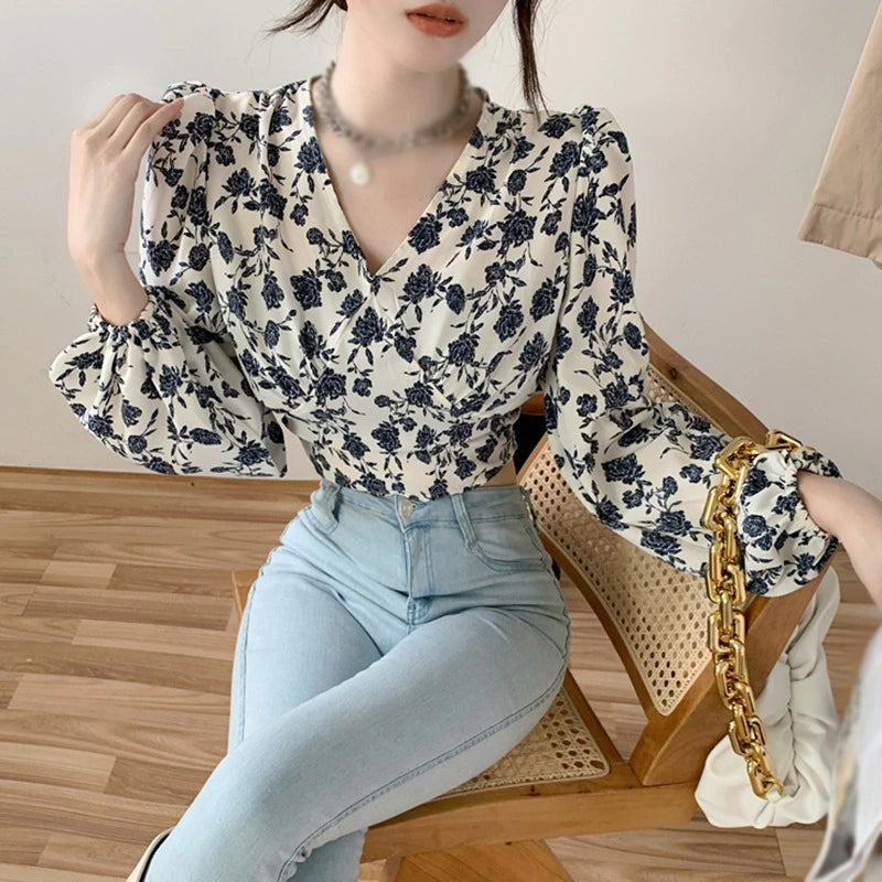 V-Neck Elegant Floral Printed Crop Tops