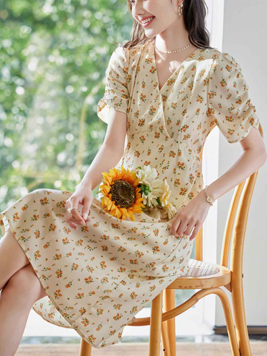 Zoey Elegant V-Neck Floral Printed Dress