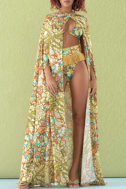 Conjunto de bikini con estampado tribal y borlas bohemias