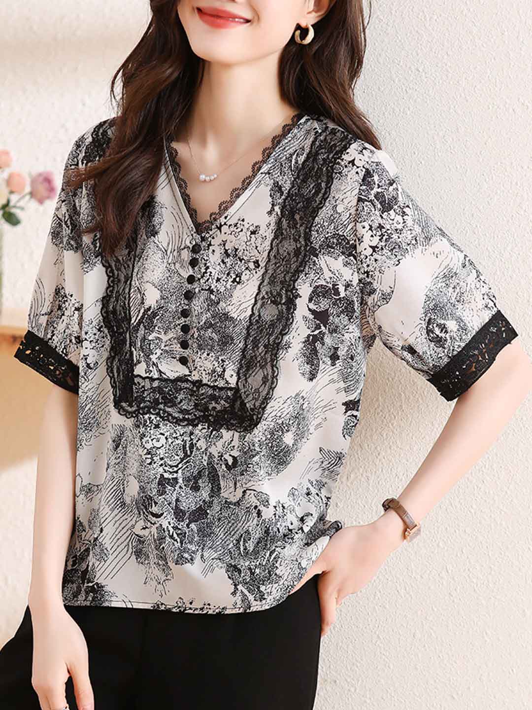 Kaitlyn Classic V-Neck Printed Chiffon Top
