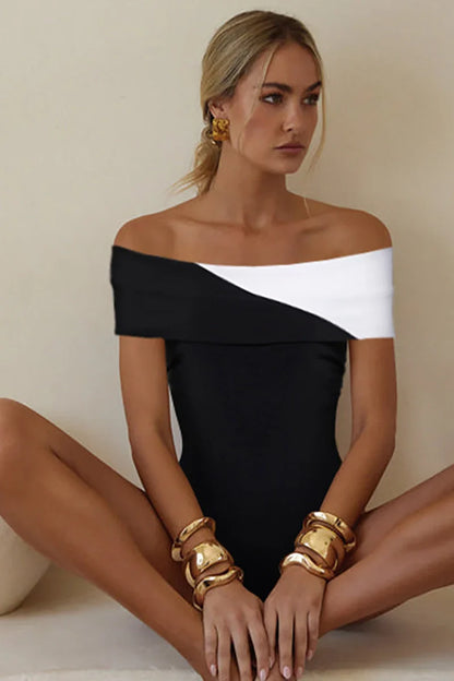 Conjunto de traje de baño de una pieza minimalista con bloques de color