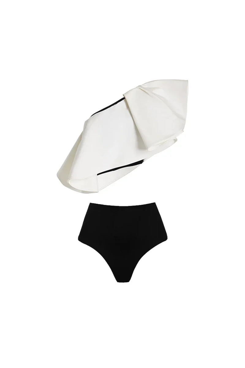 Conjunto de bikini con falda cruzada de lunares