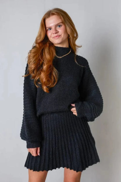 Olivia - Conjunto Plisado - Elegante - Estilo Moderno - Ideal para Fiestas