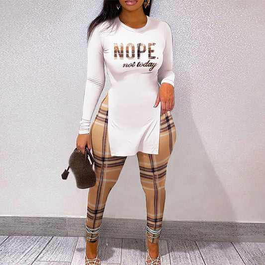 Conjunto deportivo informal de manga larga con cuello redondo y pantalones ajustados para mujer