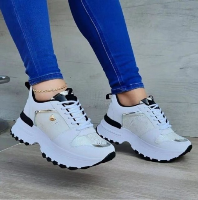 Zapatillas clásicas altas con cordones para mujer con detalle de corazón dorado | Ideales para el día a día