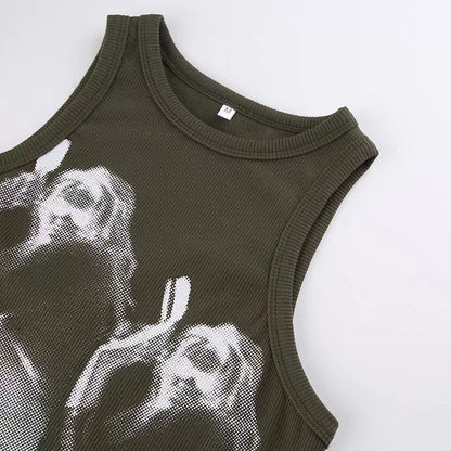 Sleeveless crewneck abstract contrast print crop top