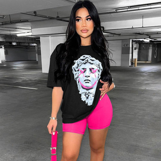 Conjunto deportivo informal de dos piezas con camiseta de manga corta y estampado gráfico para mujer